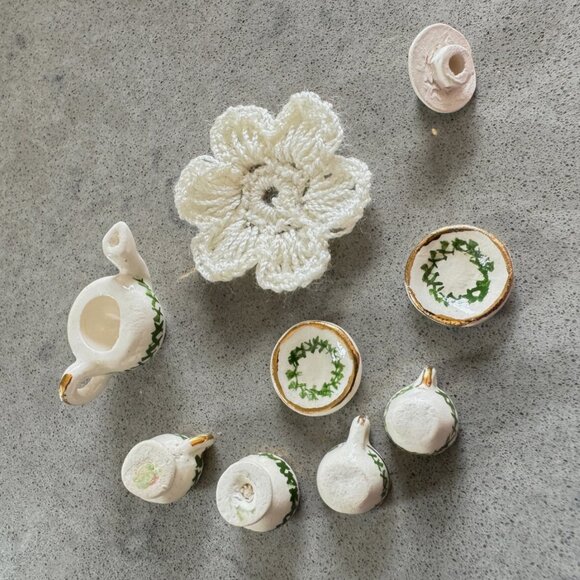 Miniature Artisan Tea Set Picnik Teapot Porcelain Doily Dollhouse Vintage Lot - Picture 2 of 4
